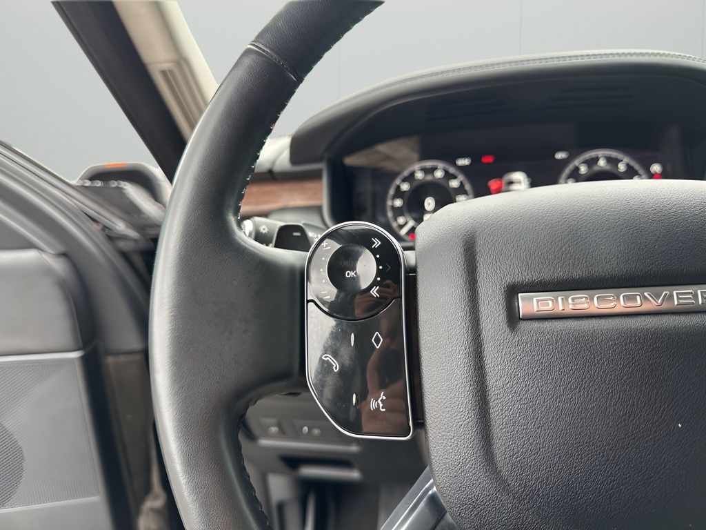 Used Car 2020 Land Rover Discovery  Hse Luxury For Sale Under $30,000 In Austin, Texas