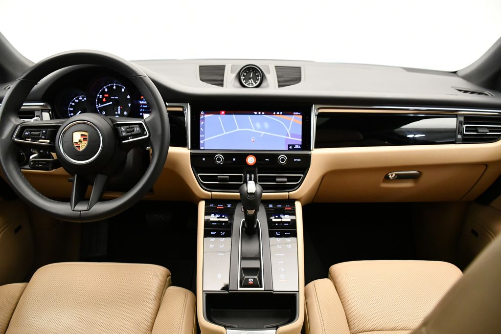 Thumbnail: 2022 Porsche Macan - 22