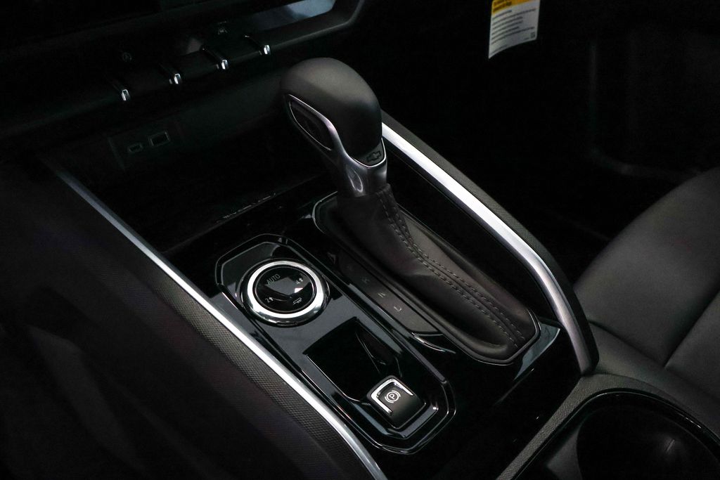 2025 Chevrolet Colorado LT 26