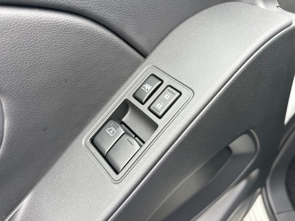 2025 Nissan Frontier S photo