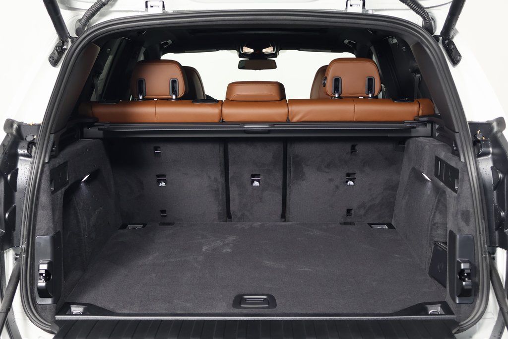 Thumbnail: 2026 BMW X5 - 8