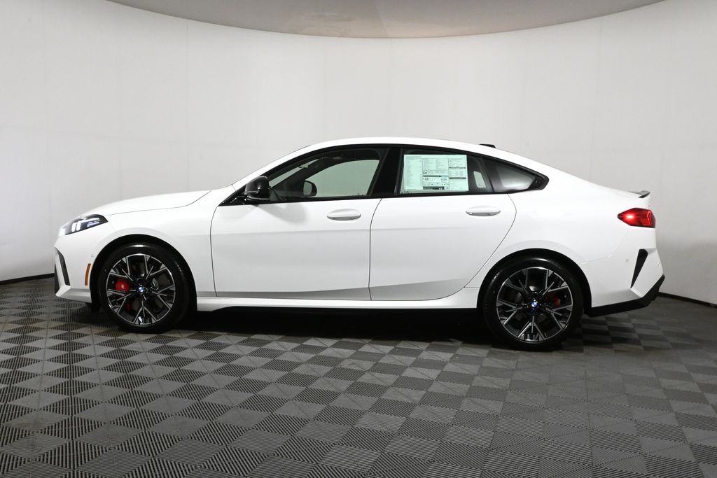 Thumbnail: 2026 BMW 2 Series - 2