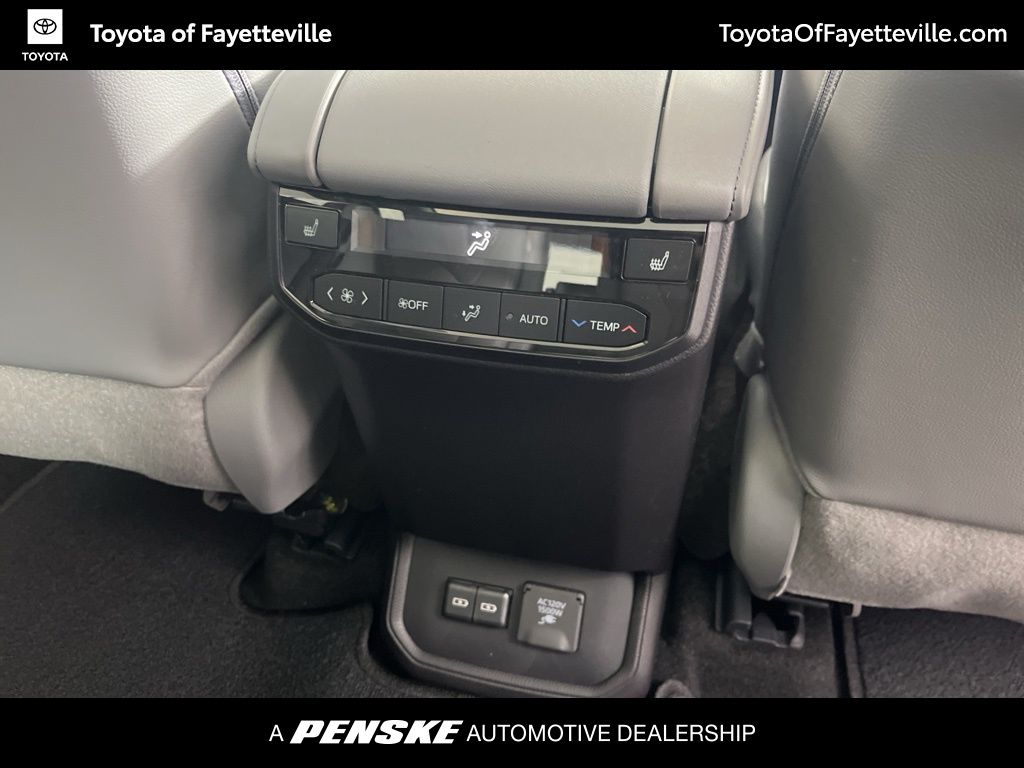 Thumbnail: 2026 Toyota Highlander - 14