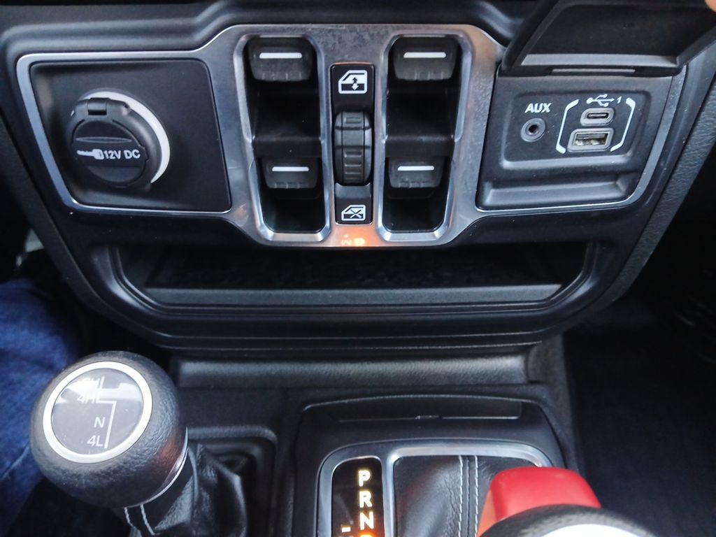Used Car 2023 Jeep Gladiator  Overland For Sale Under $35,000 In Austin, Texas