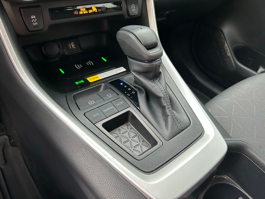 Thumbnail: 2025 Toyota RAV4 - 24