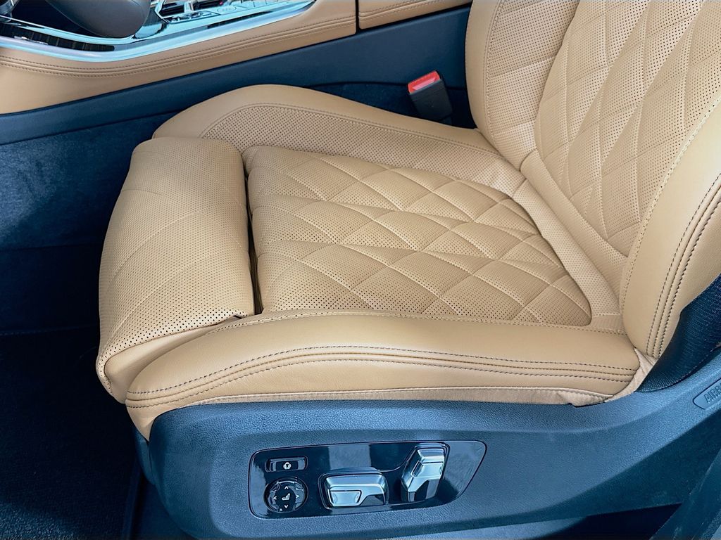 Thumbnail: 2026 BMW X5 - 21