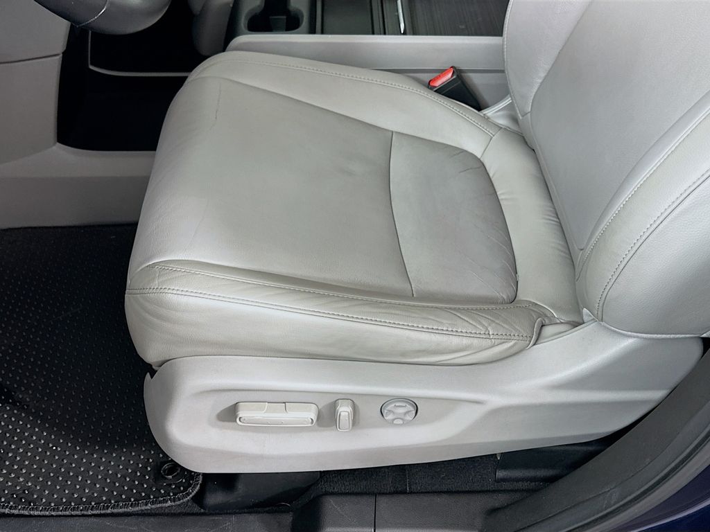 Thumbnail: 2018 Honda Odyssey - 19