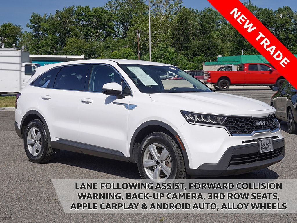 Glacial White Pearl 2022 Kia Sorento LX FWD SUV / Crossover Front-Wheel Drive 8-Speed Automatic