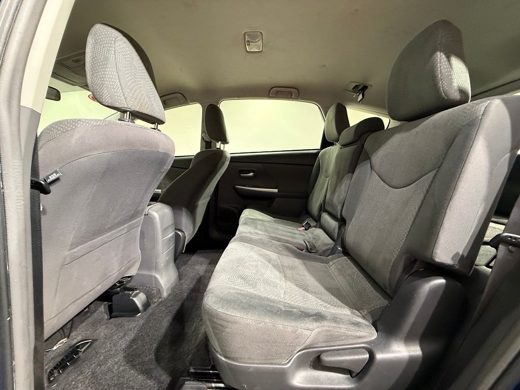 Thumbnail: 2012 Toyota Prius v - 18