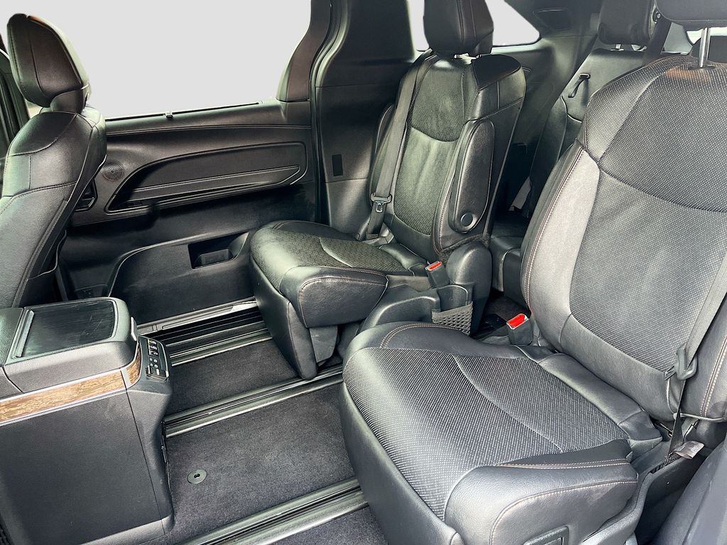 Used 2025 Magnetic Gray Metallic Toyota Platinum image 25