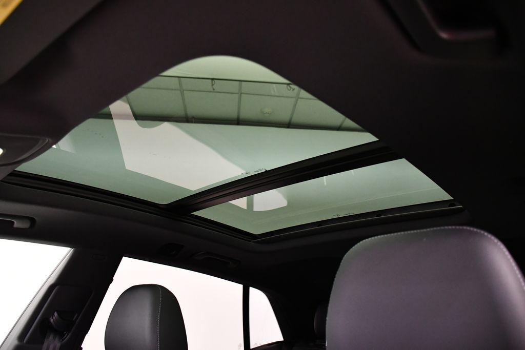 Thumbnail: 2026 Audi Q8 - 18