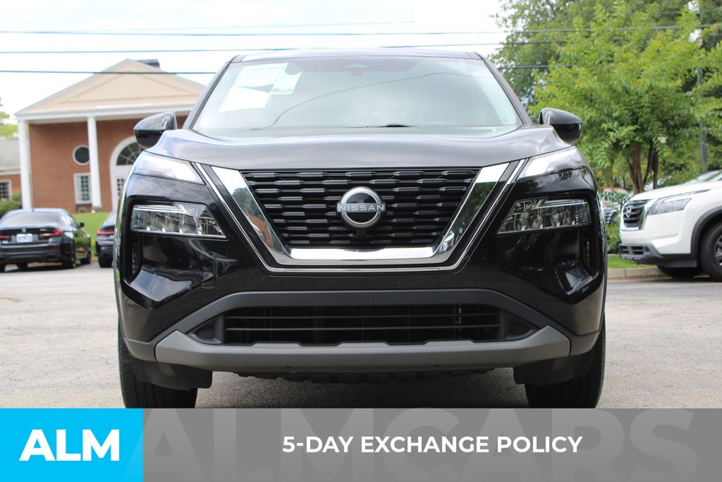 Used 2023 Black Nissan SV image 4