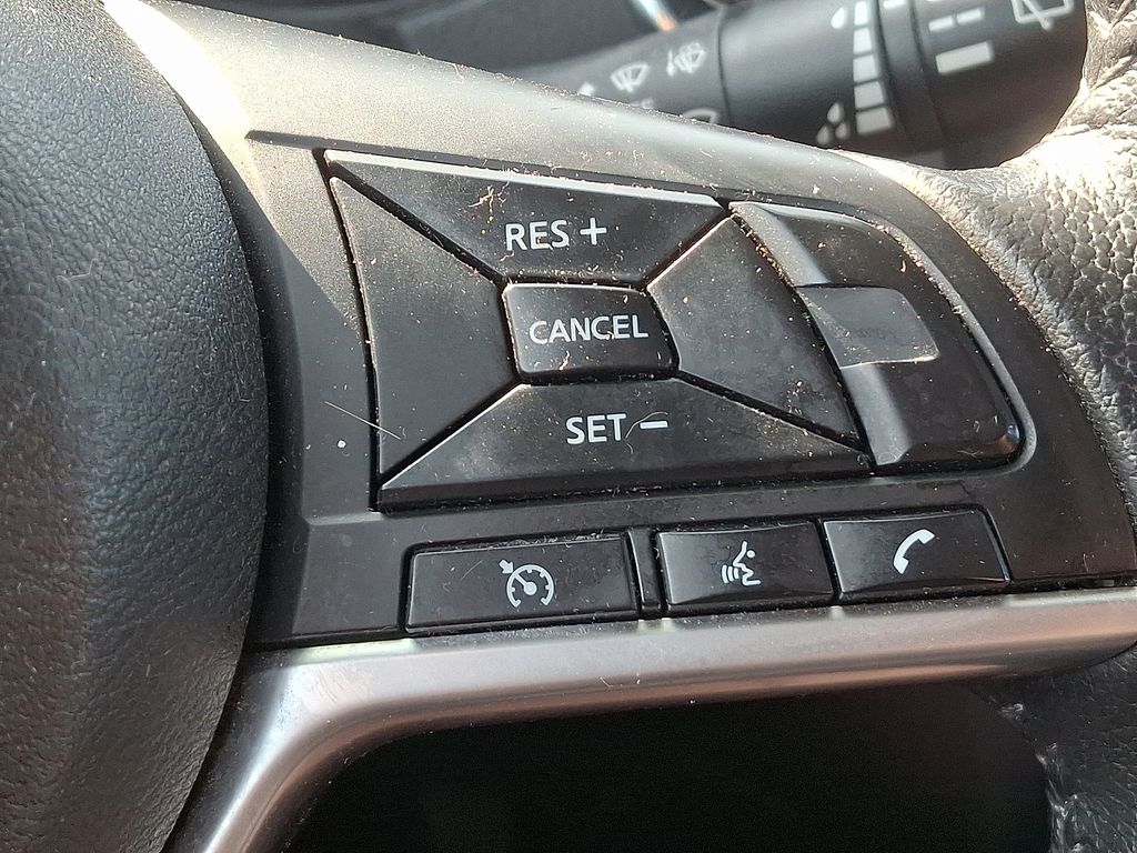 2020 Nissan Rogue SV 22