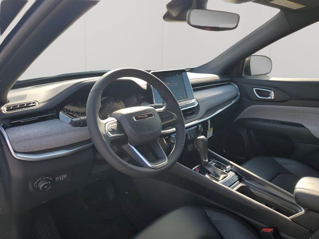 New 2026 Black Jeep Latitude image 29