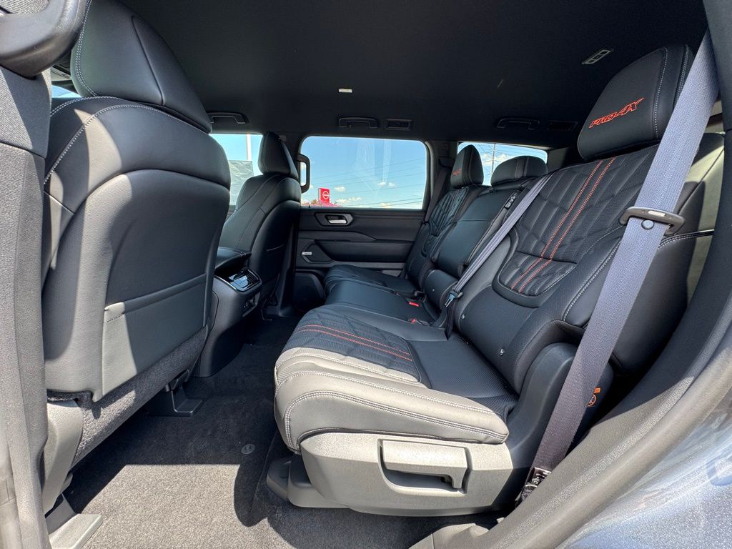 2025 Nissan Armada PRO-4X - Photo 33