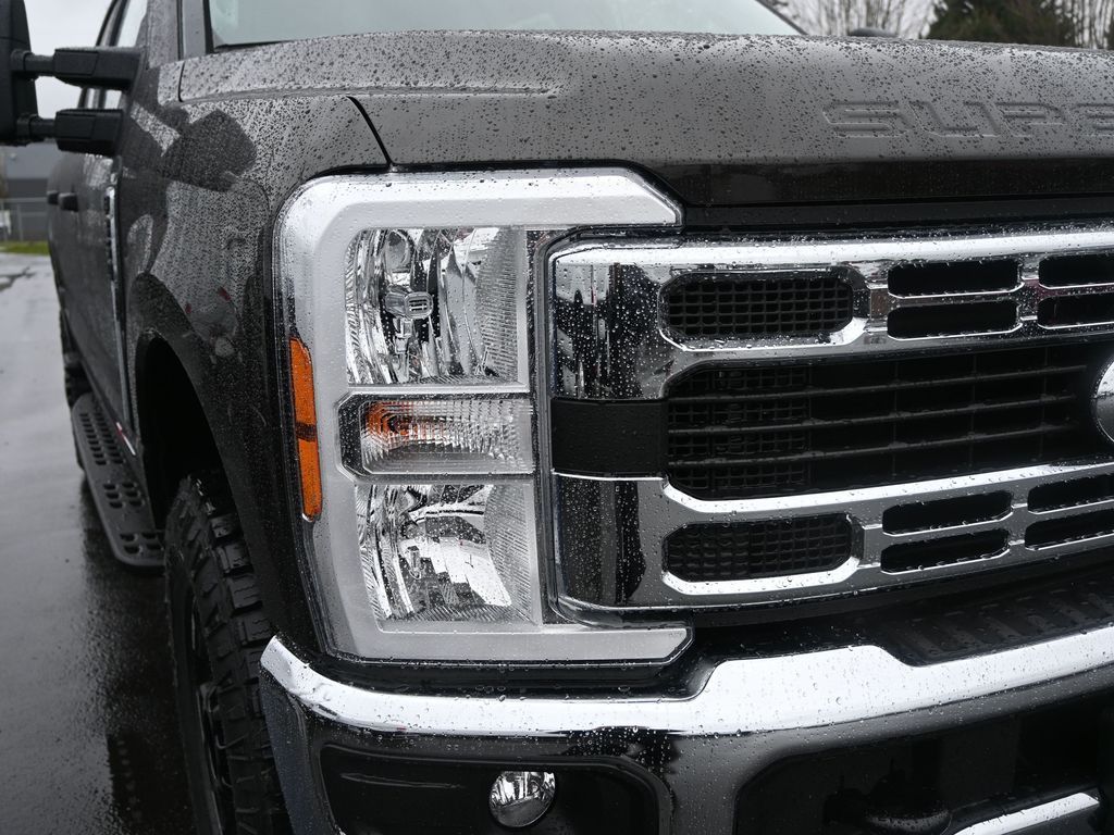 2025 Ford F-350 Super Duty XLT