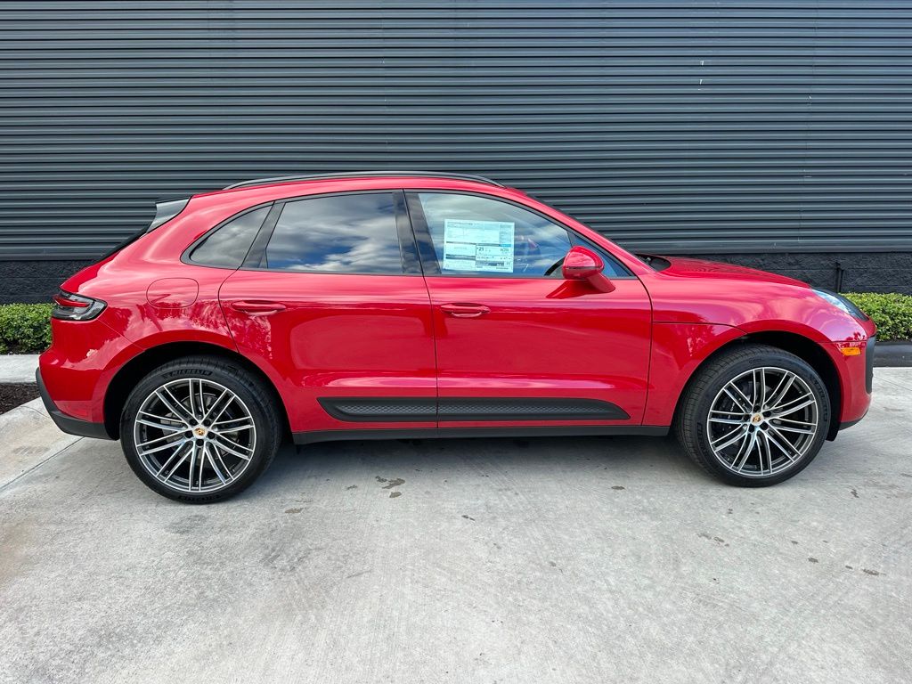 Thumbnail: 2026 Porsche Macan - 10