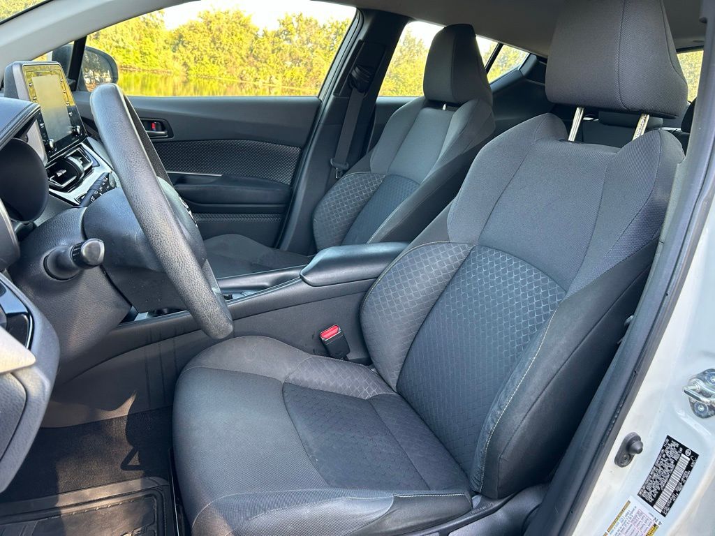 Thumbnail: 2021 Toyota C-HR - 14