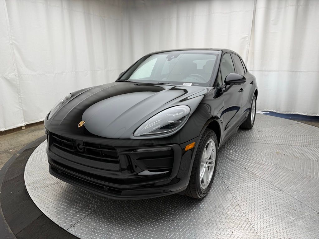 Thumbnail: 2024 Porsche Macan - 1