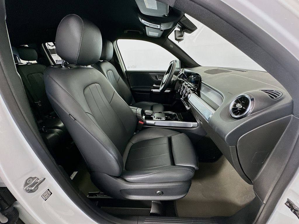 Thumbnail: 2020 Mercedes-Benz GLB - 27