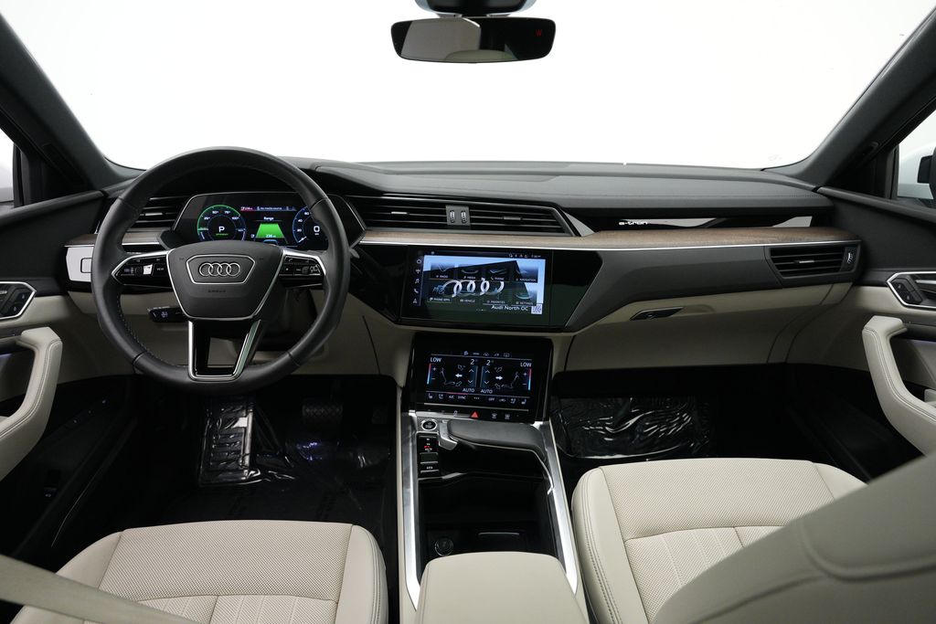 Thumbnail: 2024 Audi Q8 e-tron - 8