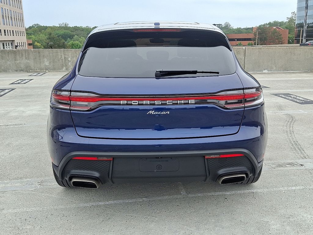 Thumbnail: 2025 Porsche Macan - 9