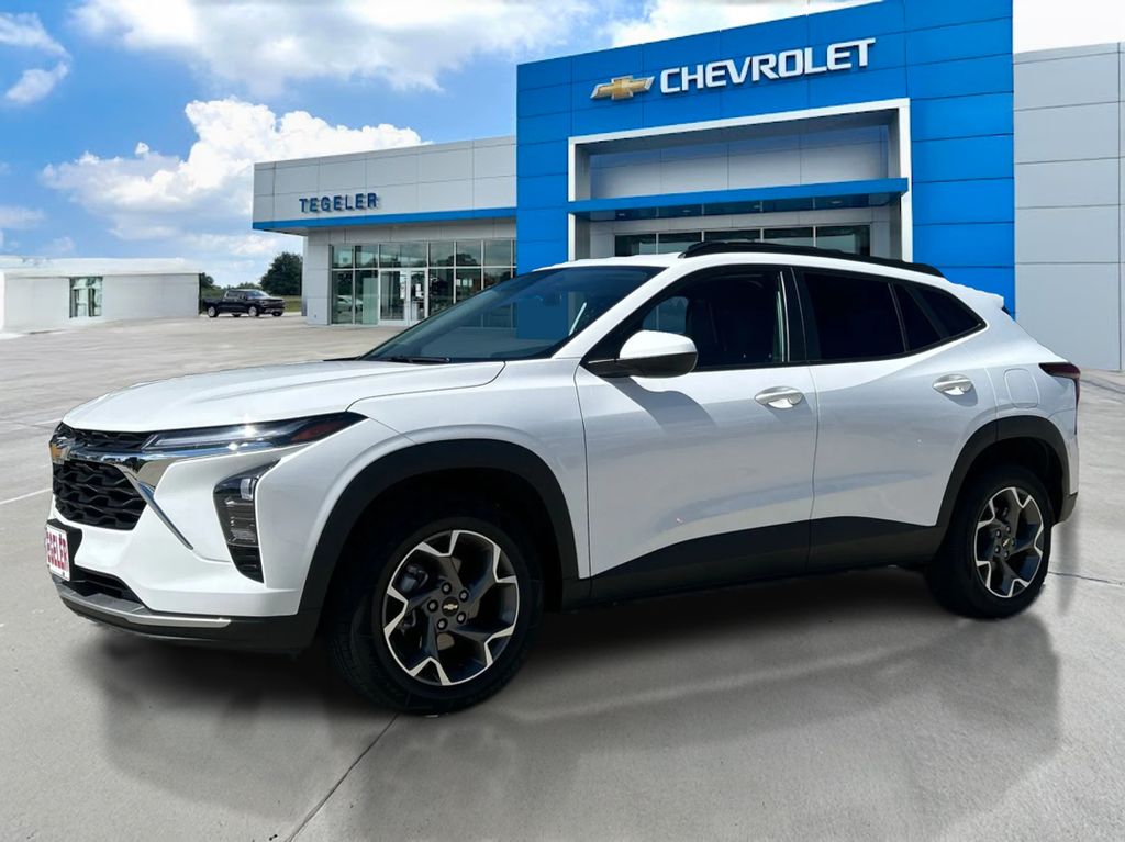 Summit White 2025 Chevrolet Trax SUV / Crossover Front-Wheel Drive 6-Speed Automatic