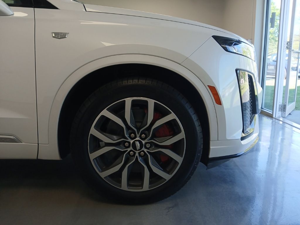 used 2024 Cadillac XT6 car, priced at $48,500