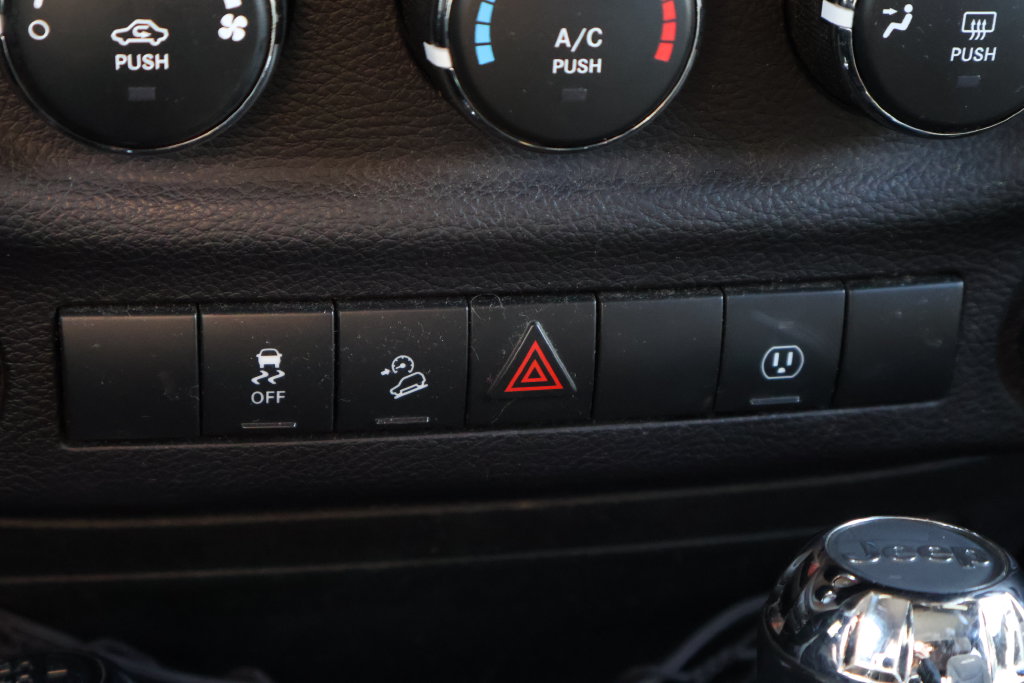 Thumbnail: 2018 Jeep Wrangler - 20