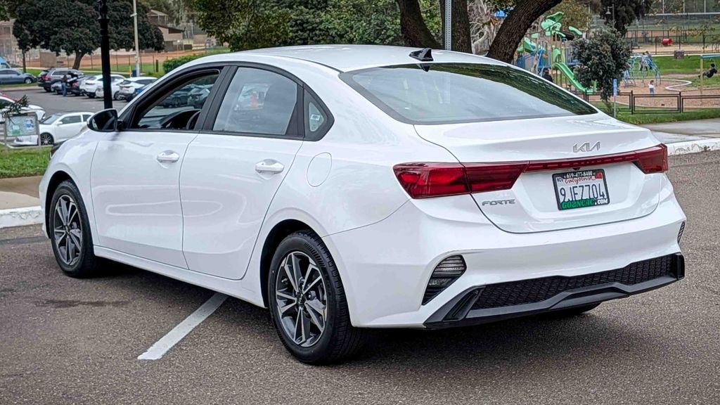 Used 2024 Kia Forte LXS 4D Sedan