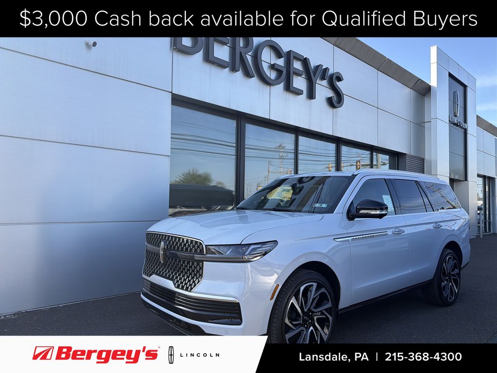 Crystal White Metallic Clearcoat 2026 Lincoln Navigator SUV / Crossover Four-Wheel Drive Automatic
