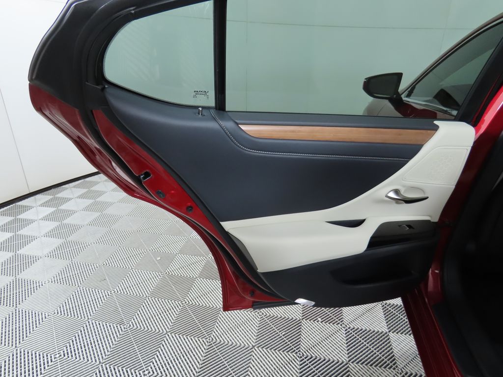 Thumbnail: 2025 Lexus ES - 26