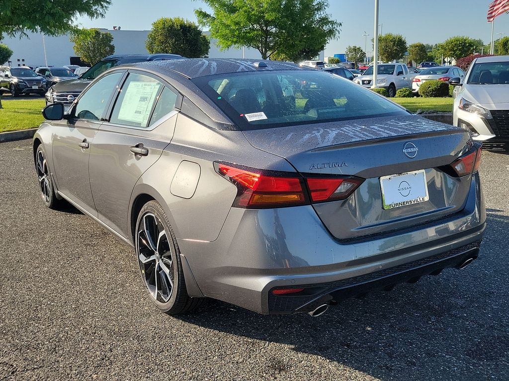 2025 Nissan Altima SR 3