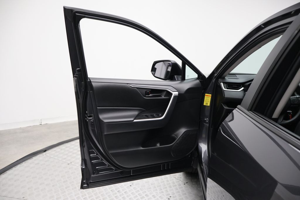 Thumbnail: 2025 Toyota RAV4 - 16