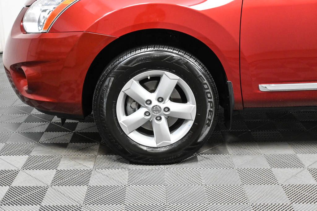 2013 Nissan Rogue S 26