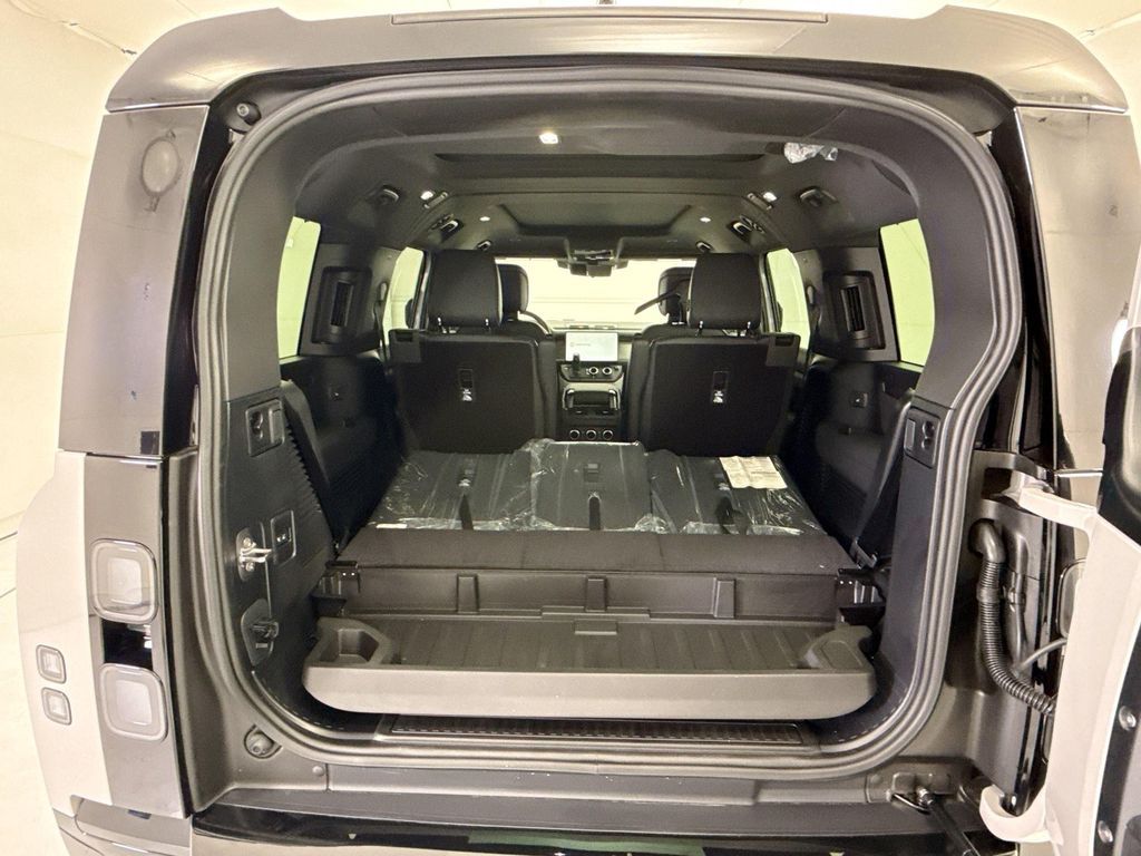 Thumbnail: 2026 Land Rover Defender - 27