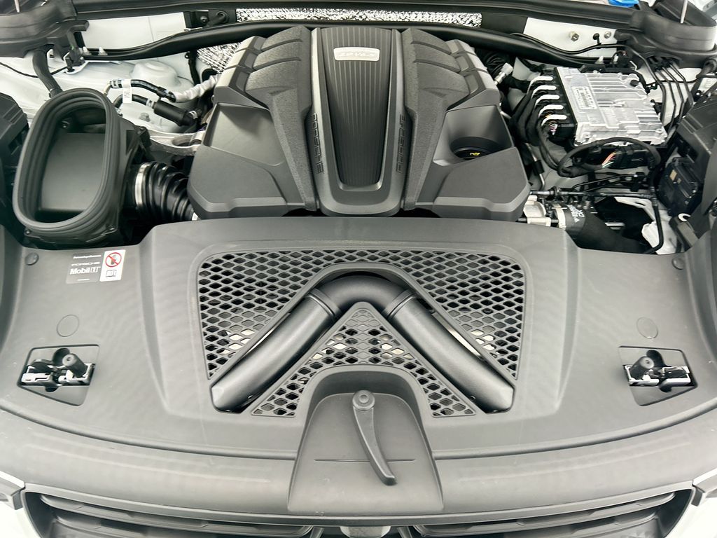 Thumbnail: 2026 Porsche Macan - 29