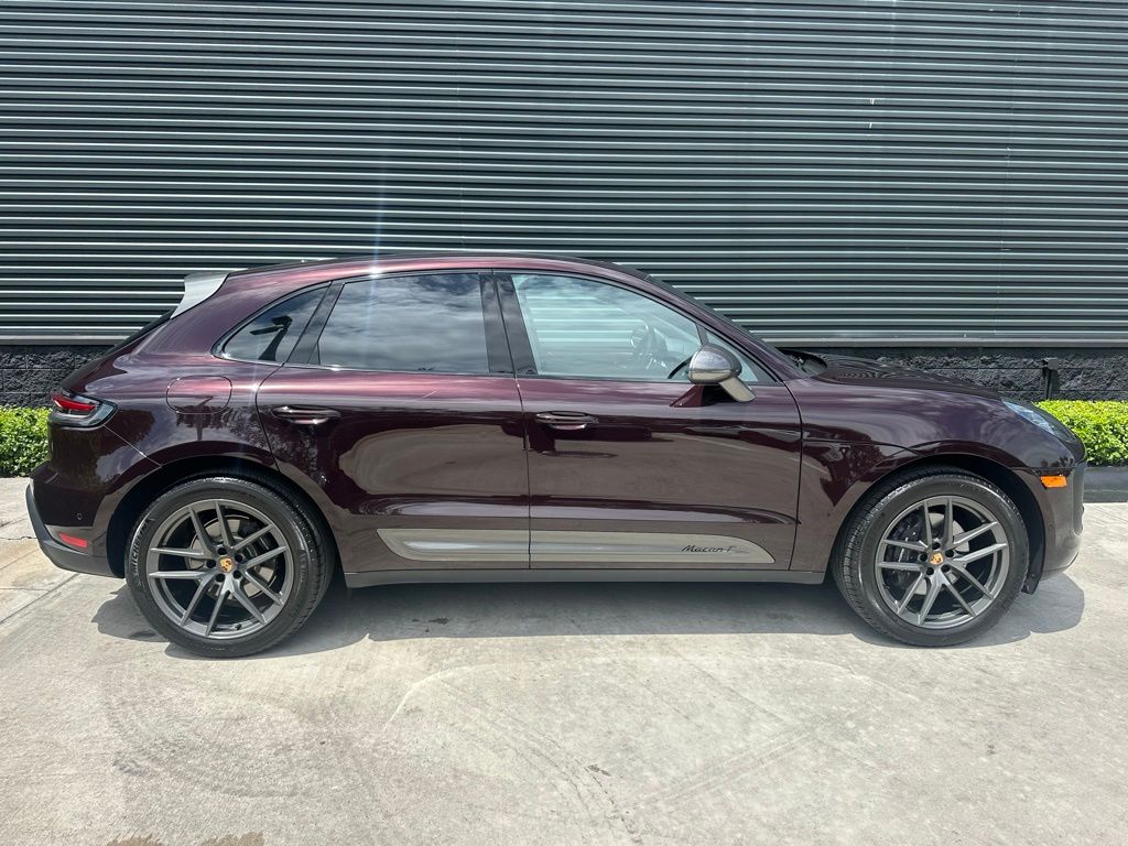 Thumbnail: 2026 Porsche Macan - 10