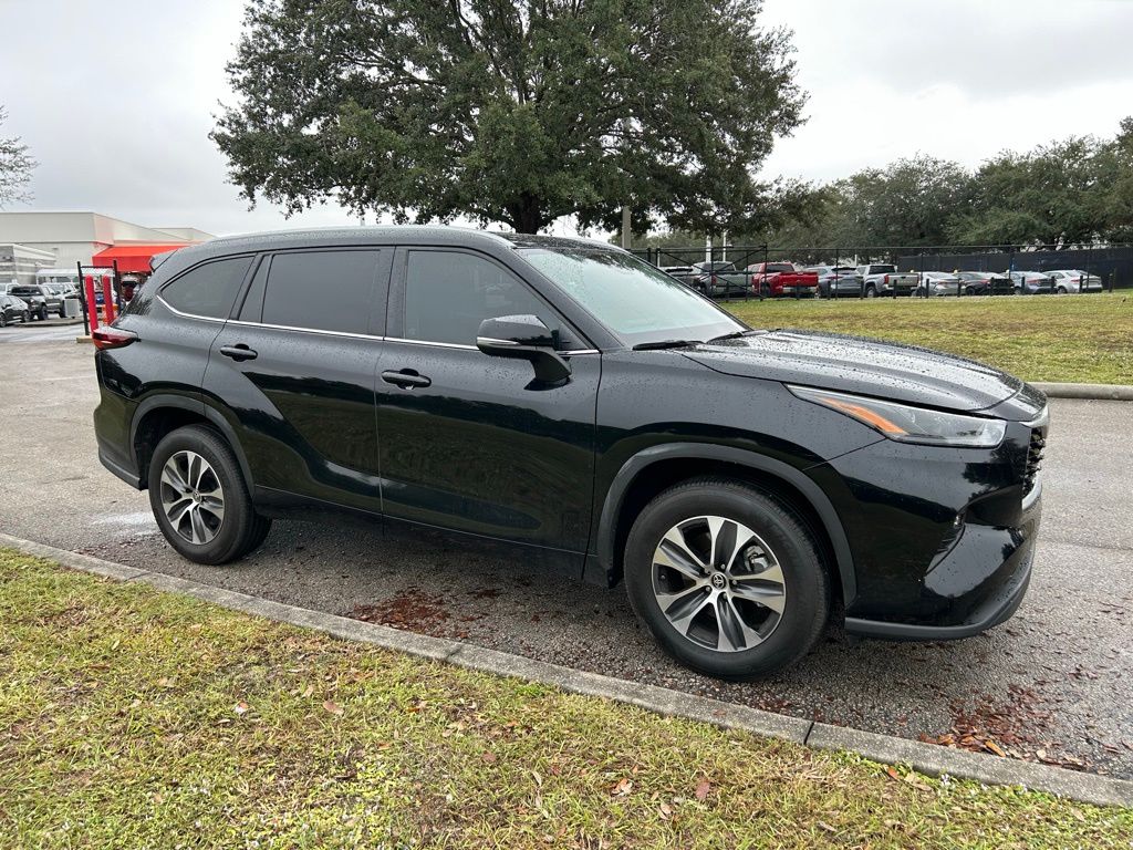 Thumbnail: 2024 Toyota Highlander - 7