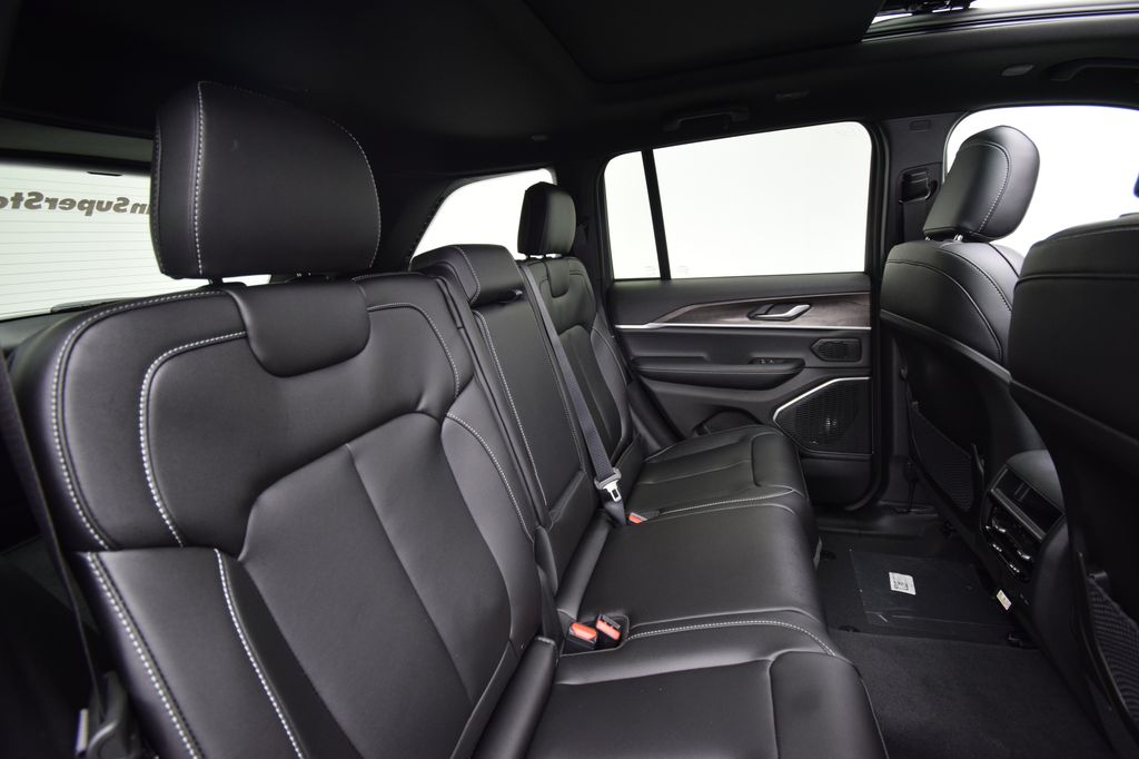 new 2026 Jeep Grand Cherokee car, priced at $39,853