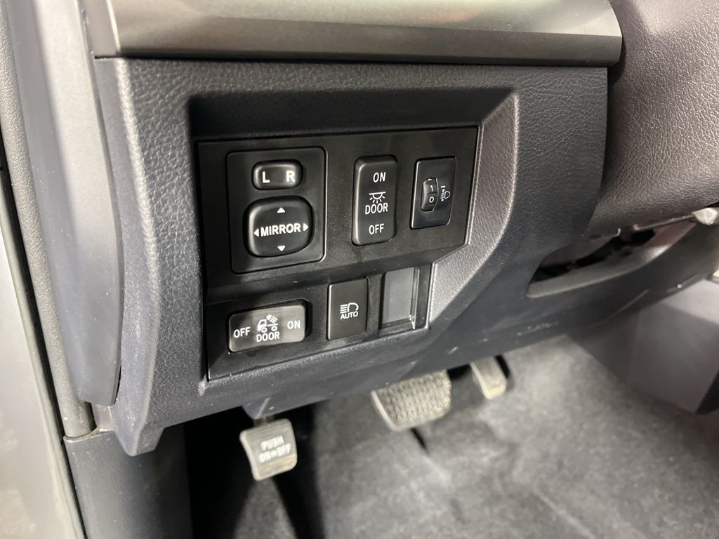 Thumbnail: 2019 Toyota Tundra - 26