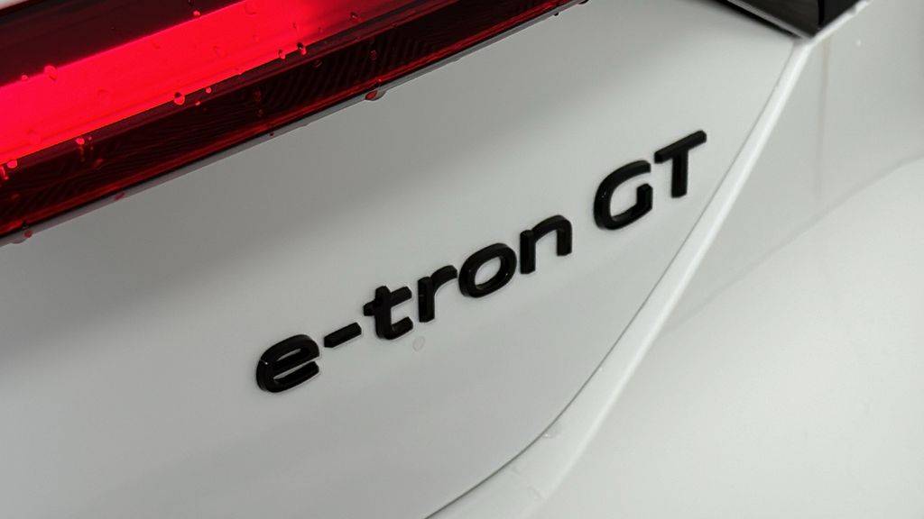 2025 Audi e-tron GT Premium Plus 10