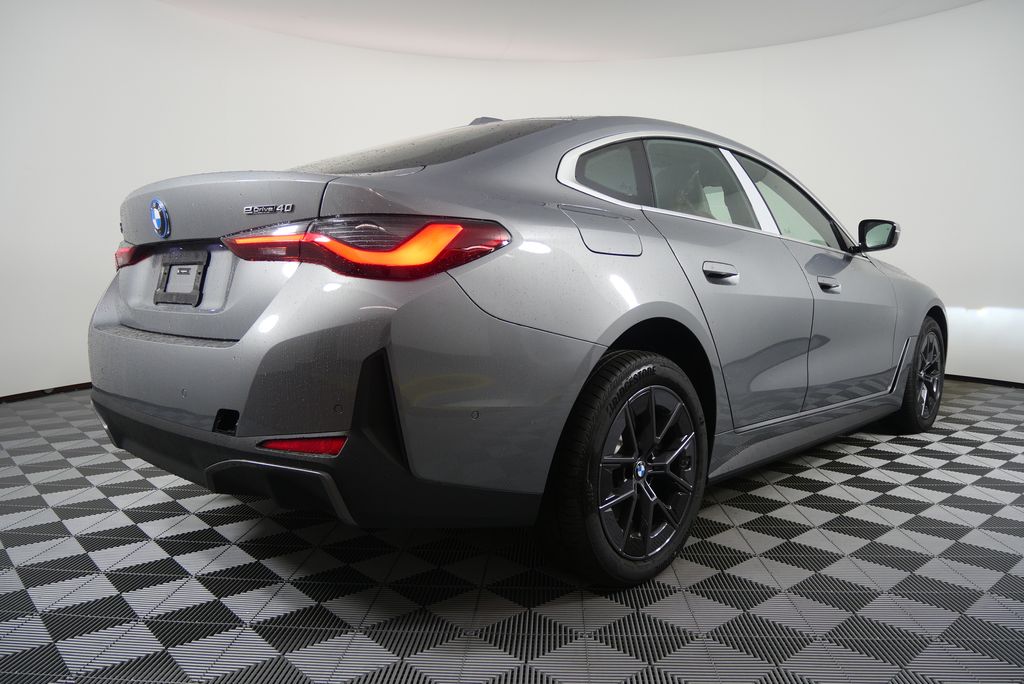 Thumbnail: 2025 BMW i4 - 3