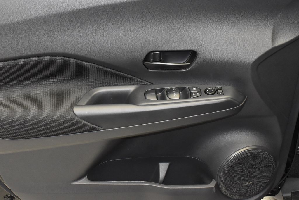 Thumbnail: 2025 Nissan Kicks - 10