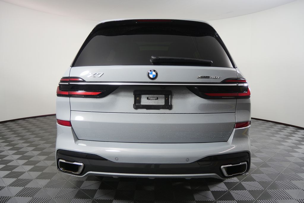 Thumbnail: 2023 BMW X7 - 4