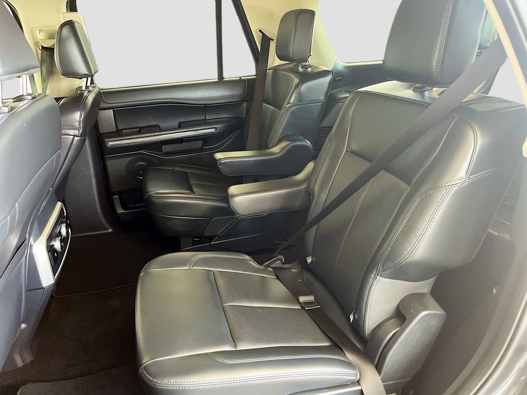 Used 2023 Black Ford XLT image 25