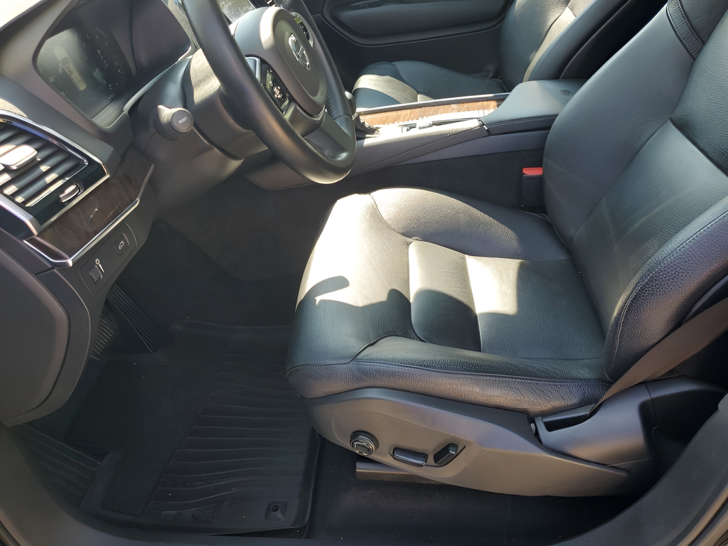 Used Car 2017 Volvo Xc90  T5 Momentum For Sale Under $20,000 In Austin, Texas