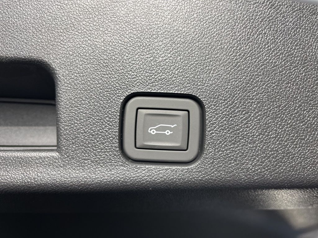 Thumbnail: 2026 Chevrolet Traverse - 24