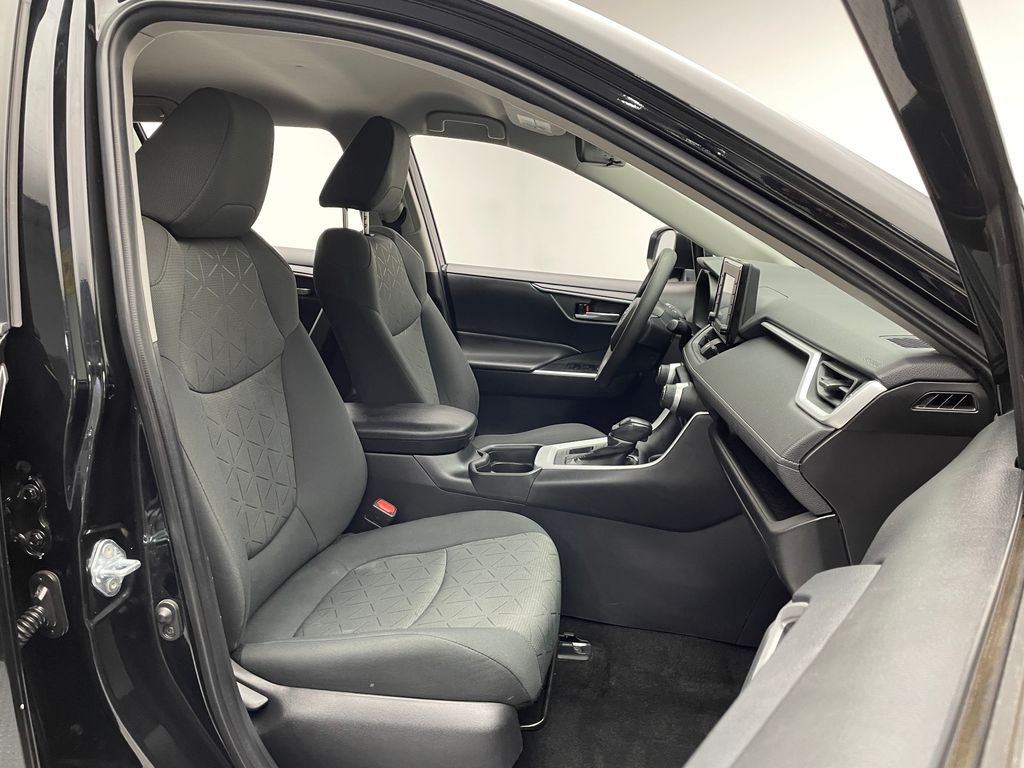 Thumbnail: 2021 Toyota RAV4 - 18