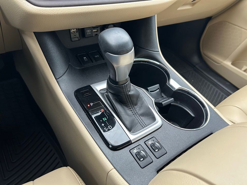 2019 Toyota Highlander SE 27